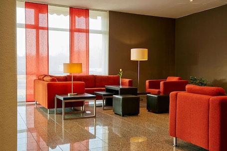 Lobby. H+ Hotel Leipzig-Halle