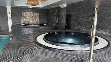 Indoor spa tub