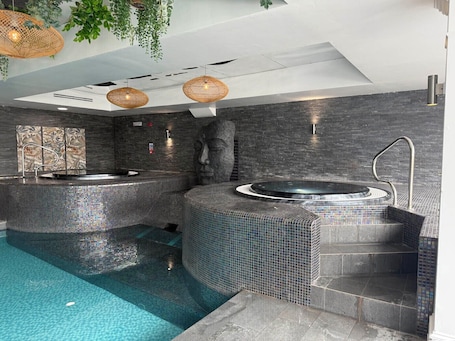 Bañera de hidromasaje cubierta. Beech Hill Hotel & Spa