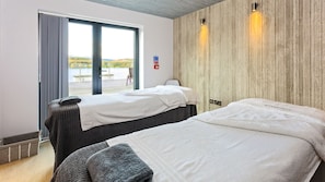 Salas de tratamiento para parejas, sauna y tina de hidromasaje