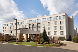 Exterior - Embassy Suites by Hilton Piscataway Somerset (Piscataway)