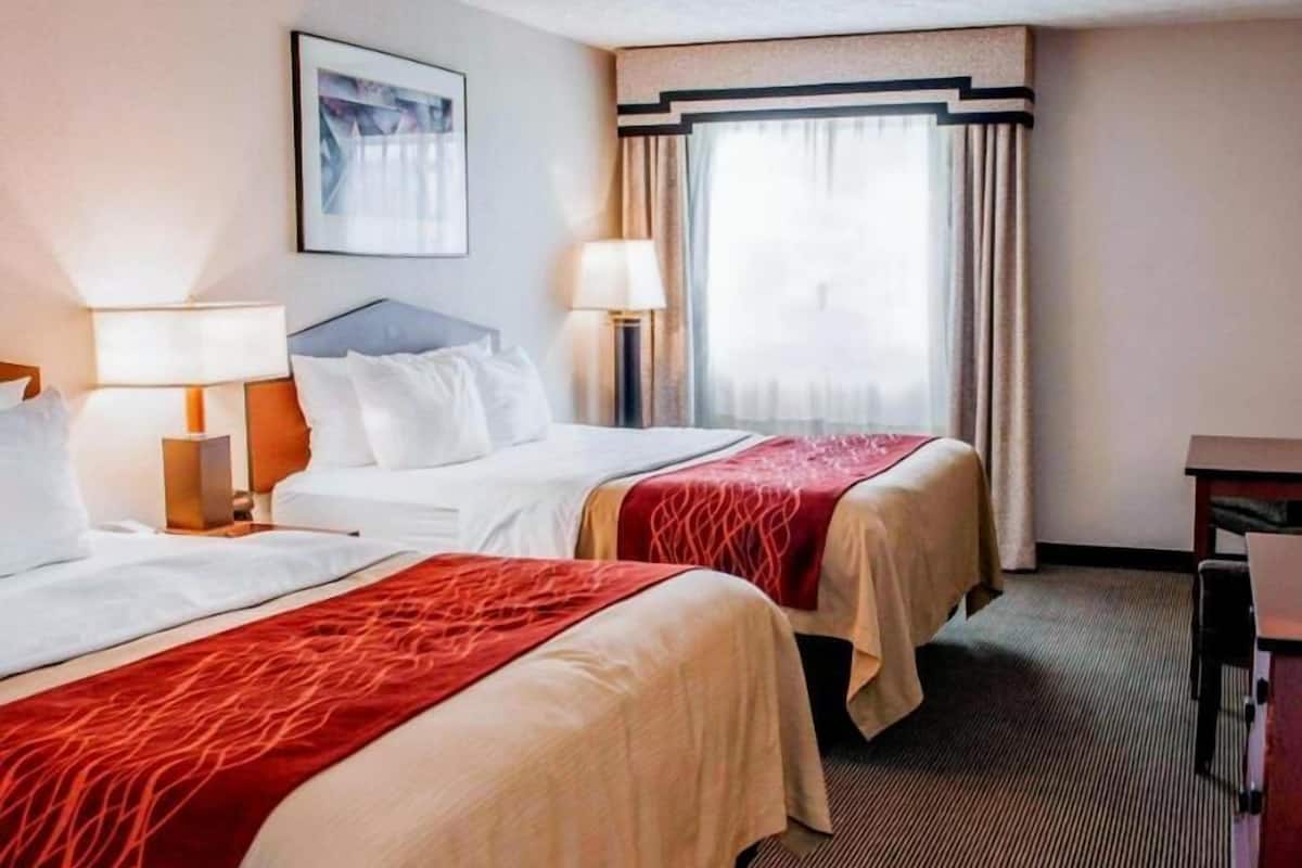 Desk, iron/ironing board, rollaway beds, free WiFi