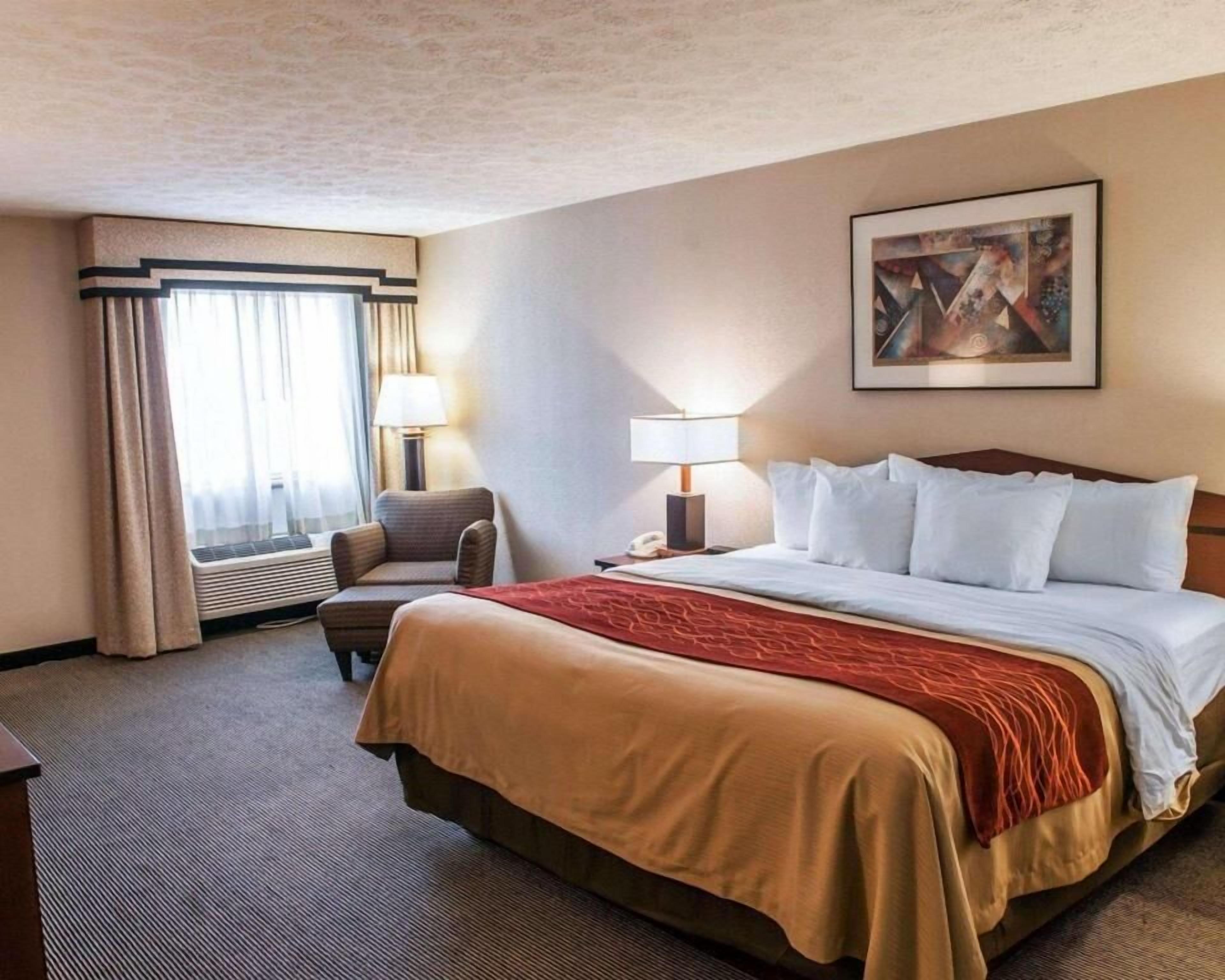 Desk, iron/ironing board, rollaway beds, free WiFi