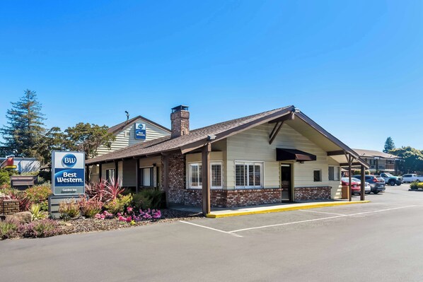Exterior - Best Western Garden Inn (Santa Rosa)