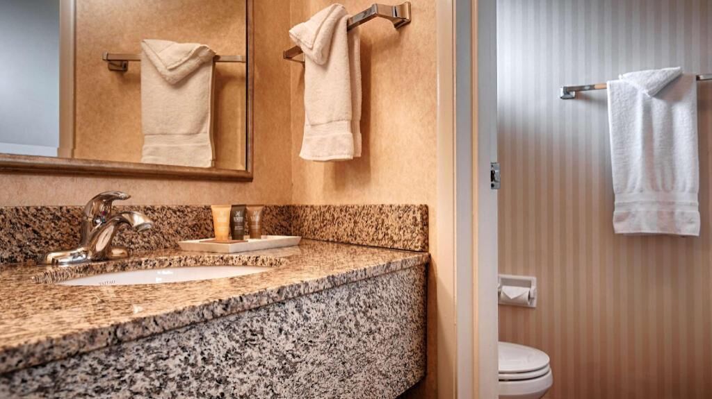 Bathroom | Free toiletries, hair dryer, towels