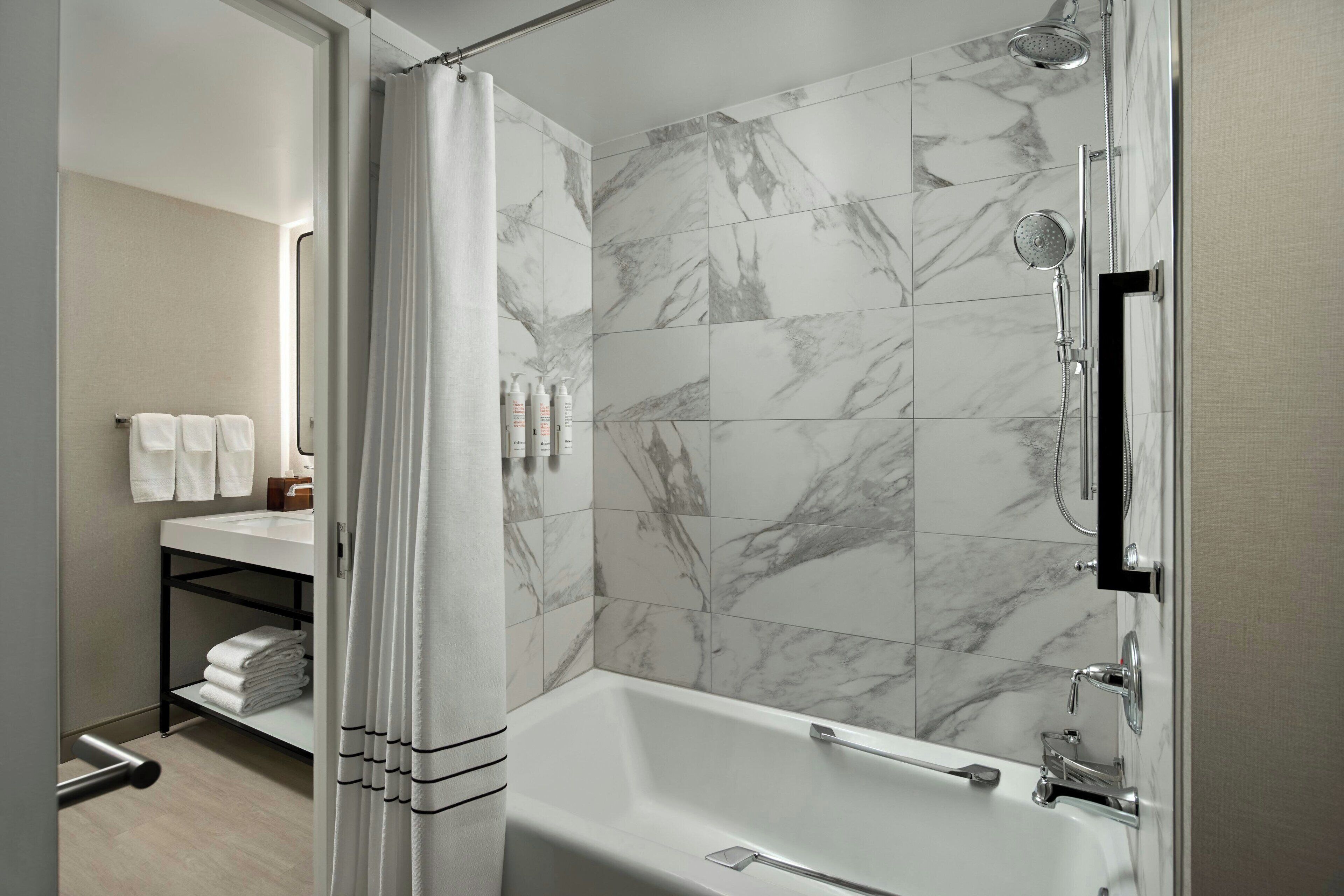 suite, 1 bedroom | bathroom | combined shower/bathtub, eco-friendly toiletries, hair dryer, towels