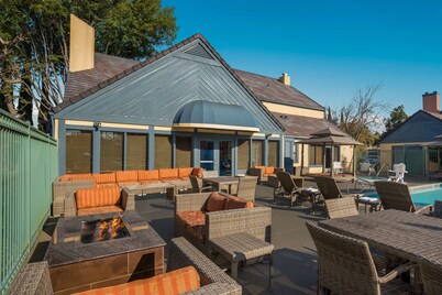 SenS Suites Livermore, SureStay Collection by Best Western