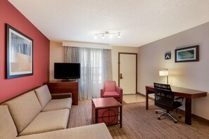 套房, 2 張加大雙人床, 非吸煙房 (with Sofabed, Full Kitchen) | 書桌、筆電工作空間、遮光布/窗簾、熨斗/熨衣板