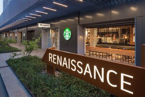 2 Restaurants, Mittagessen, Abendessen, amerikanische Küche