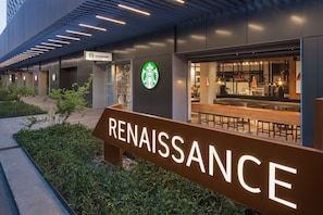 2 Restaurants, Mittagessen, Abendessen, amerikanische Küche