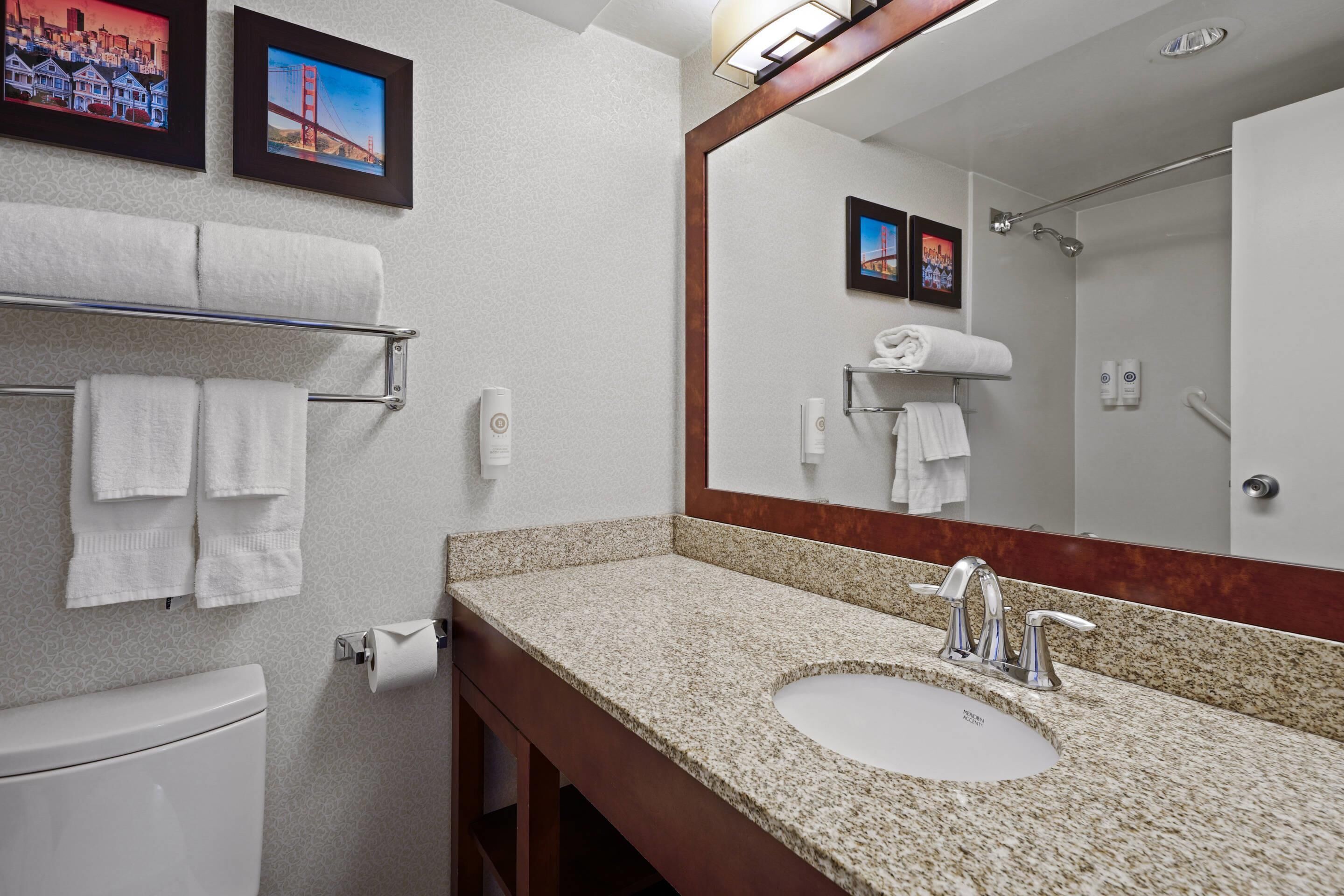 Photo - Comfort Inn By the Bay