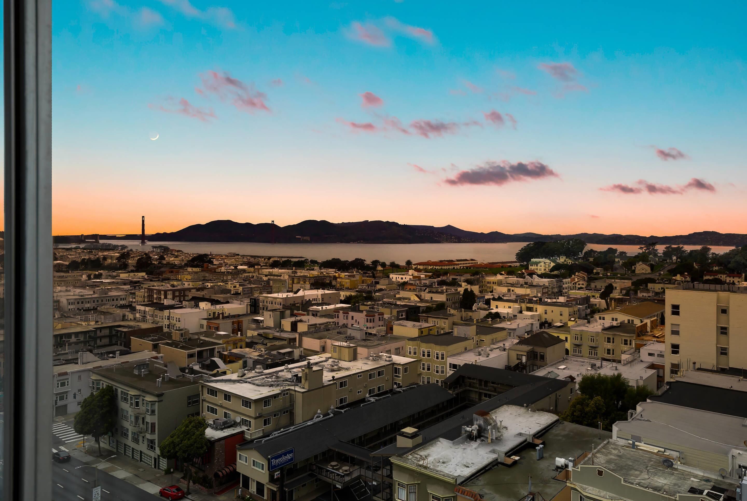 Photo - Comfort Inn By the Bay