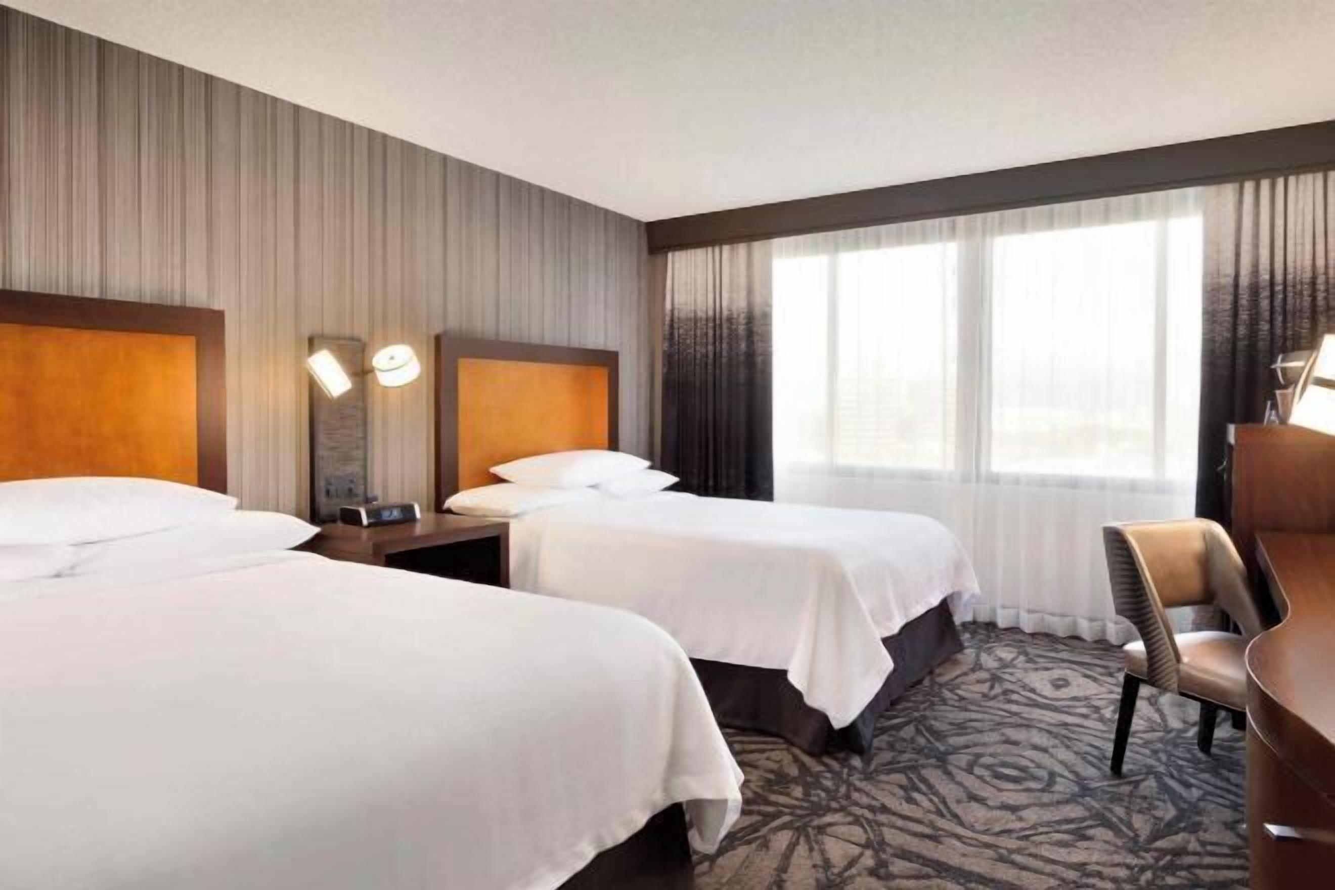 Peralatan tempat tidur premium, gebar bulu kapas, tilam berlapik, meja 