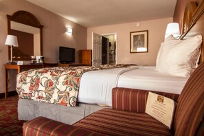 Surmatelas, coffres-forts dans les chambres, bureau, rideaux occultants