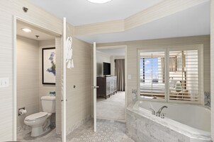 Presidential Suite, 1 King Bed | Bathroom | Free toiletries, hair dryer, towels, soap
