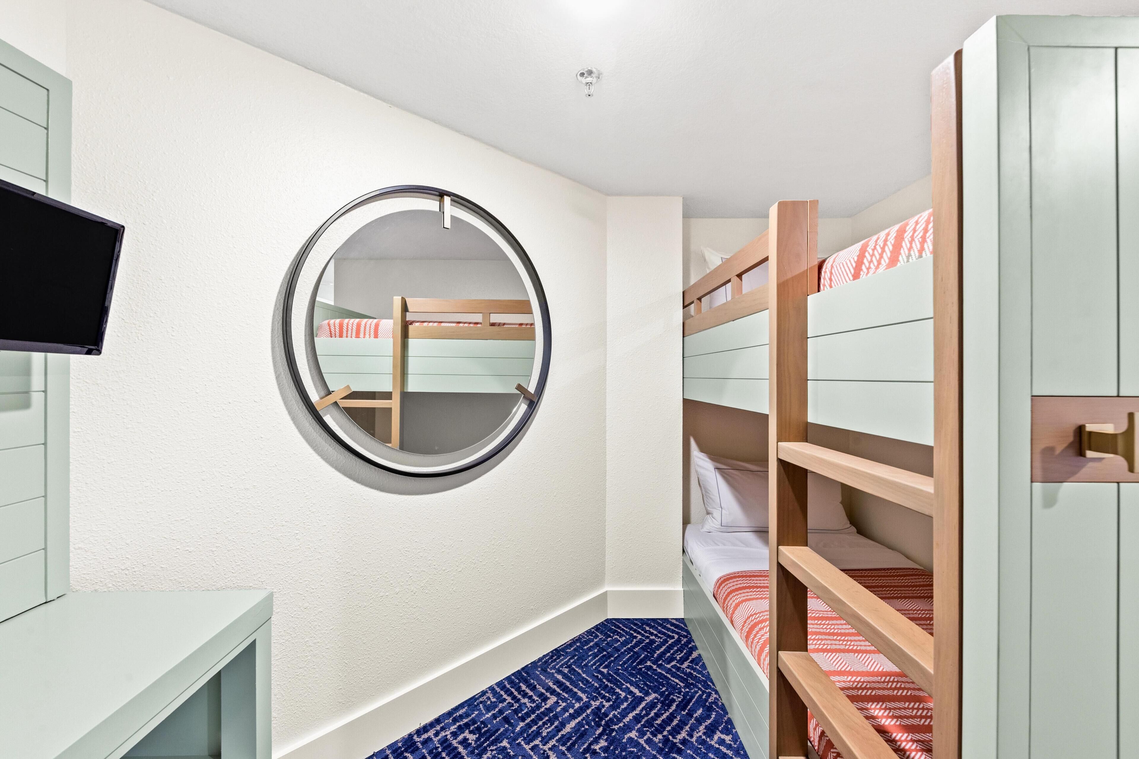 Suíte júnior, 1 cama King, vista para a praia | Roupas de cama premium, camas com colchões pillow-top