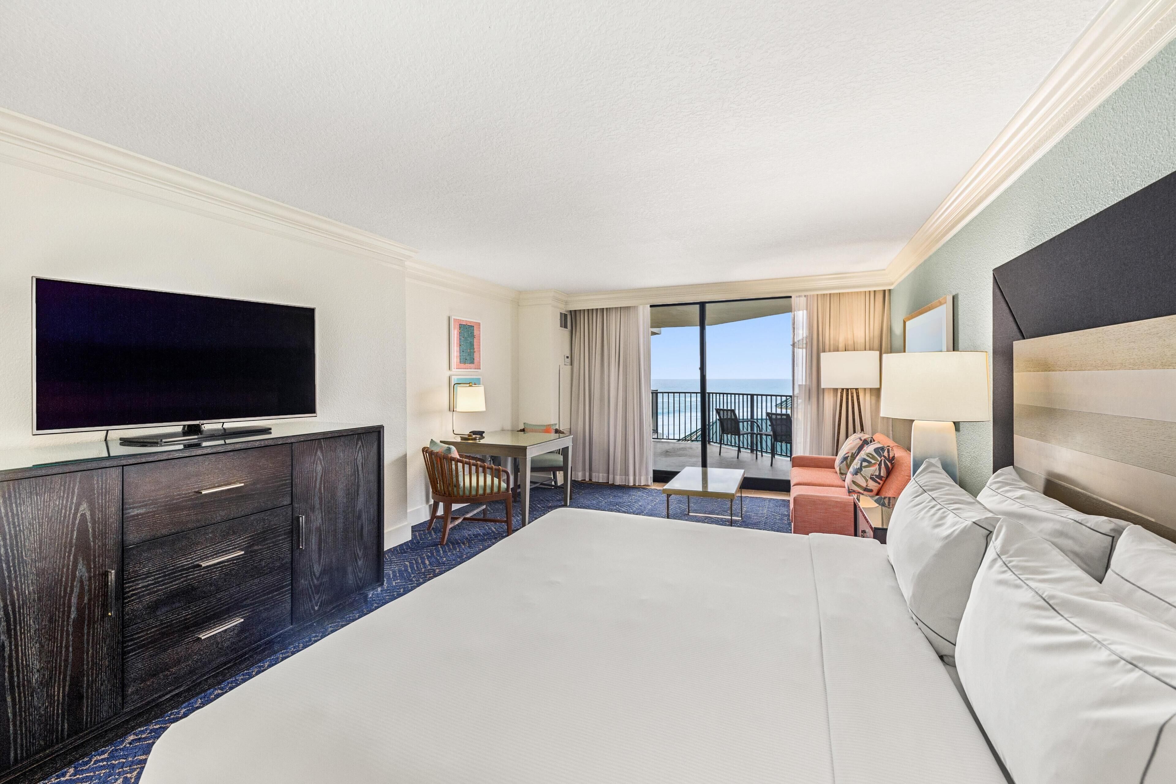 Room, 1 King Bed with Sofa bed, Partial Ocean View