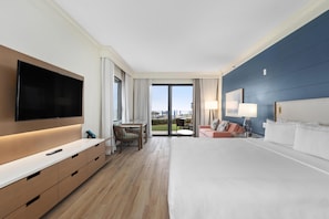 Suite, 1 kingsize bed, veranda, aan het strand | Luxe beddengoed, pillowtop-bedden, een kluis op de kamer
