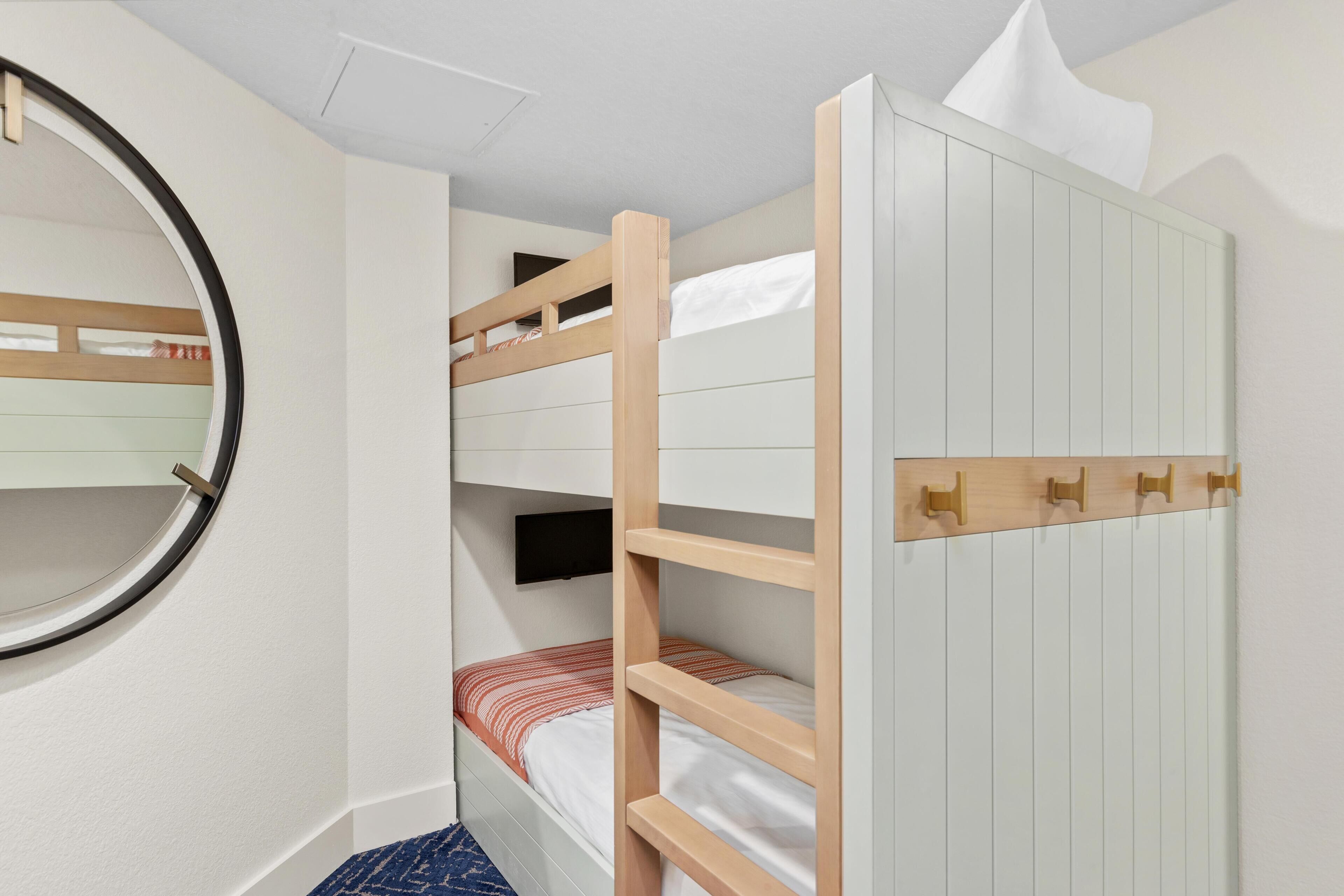 Rum - 2 queensize-sängar | Sängtillbehör av högsta kvalitet och bäddmadrasser