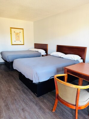 免費 Wi-Fi、鬧鐘