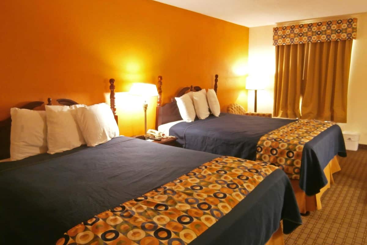 Cribs/infant beds, rollaway beds, free WiFi, alarm clocks