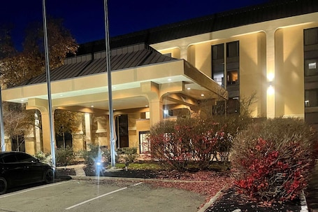 Exterior. Days Inn by Wyndham Englewood Dayton Airport