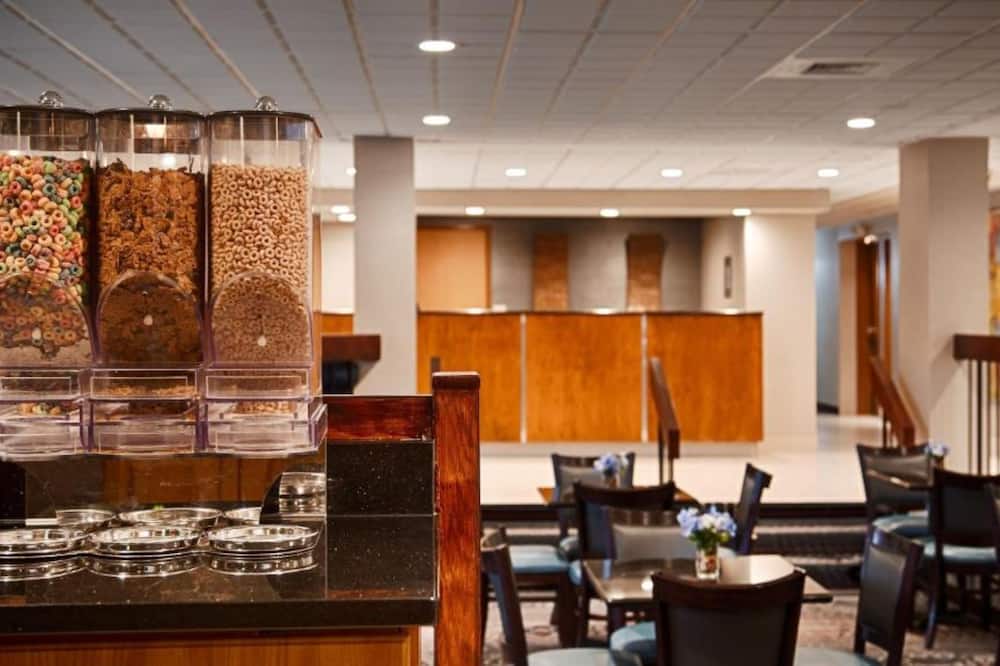 Days Inn by Wyndham Englewood Dayton Airport