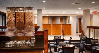 Days Inn by Wyndham Englewood Dayton Airport