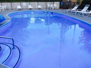 Indoor/outdoor pool