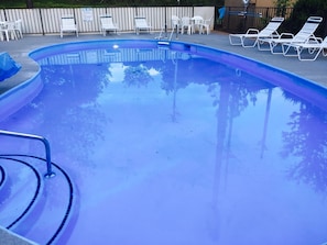 Indoor/outdoor pool