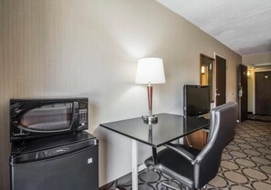 Habitació estàndard, 2 llits dobles (Second Floor) | Roba de llit d'alta qualitat i matalassos amb encoixinament addicional 