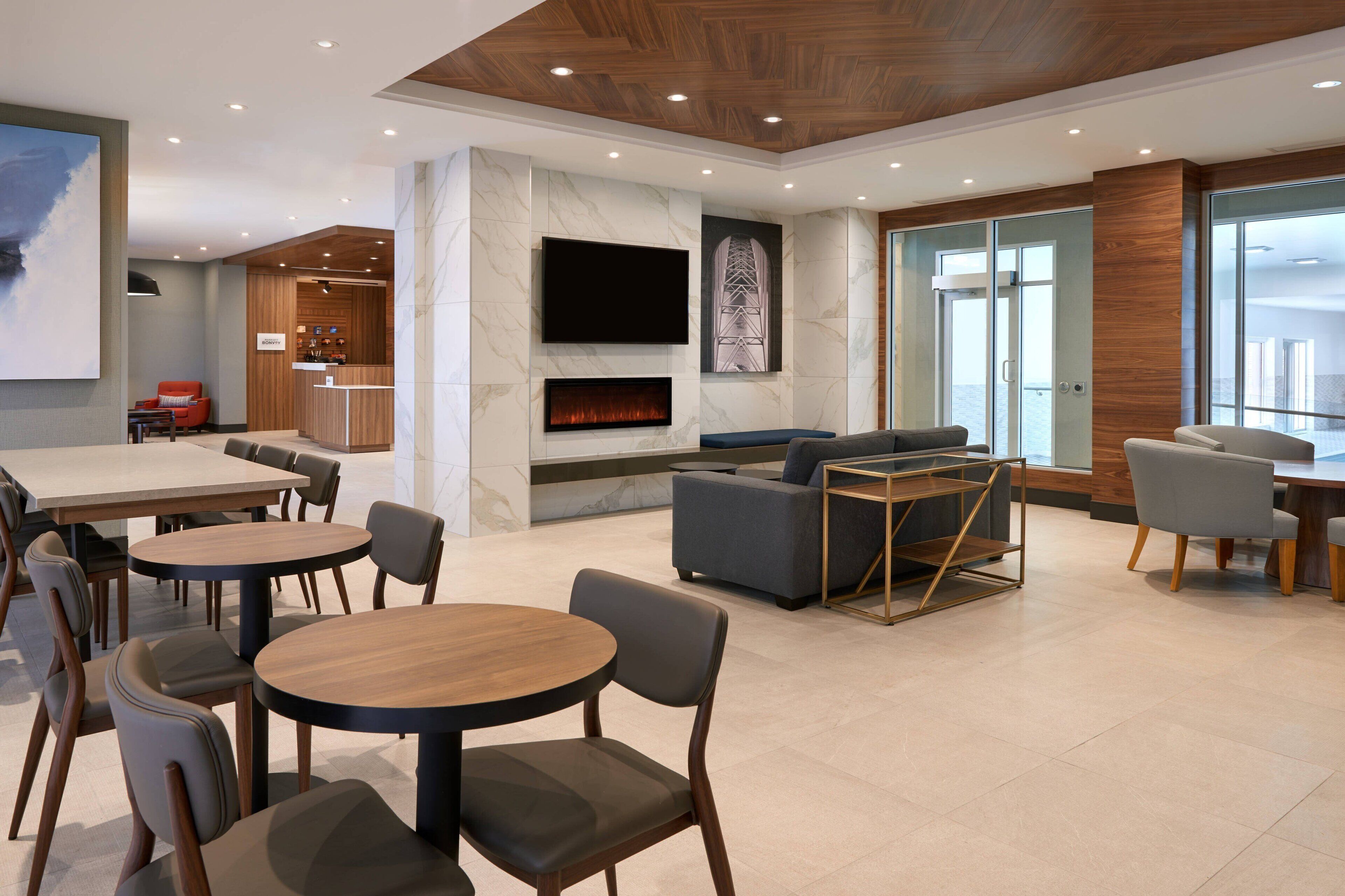 free buffet breakfast