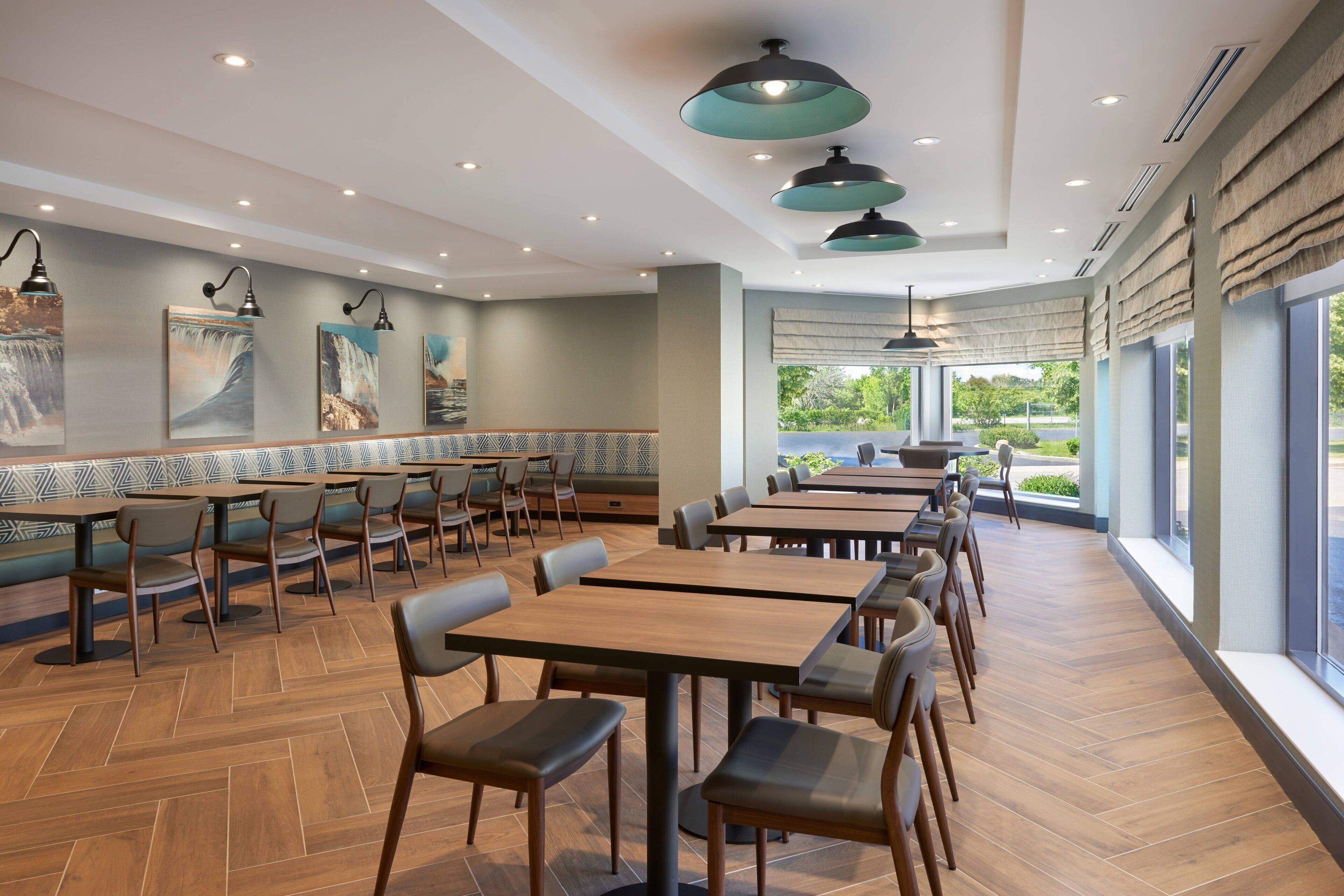 free buffet breakfast