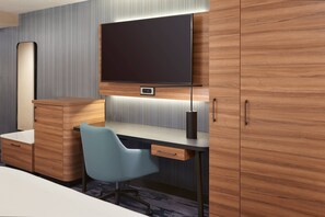 Zimmer, 1 King-Bett, Nichtraucher | Schreibtisch, Verdunkelungsvorhänge, schallisolierte Zimmer