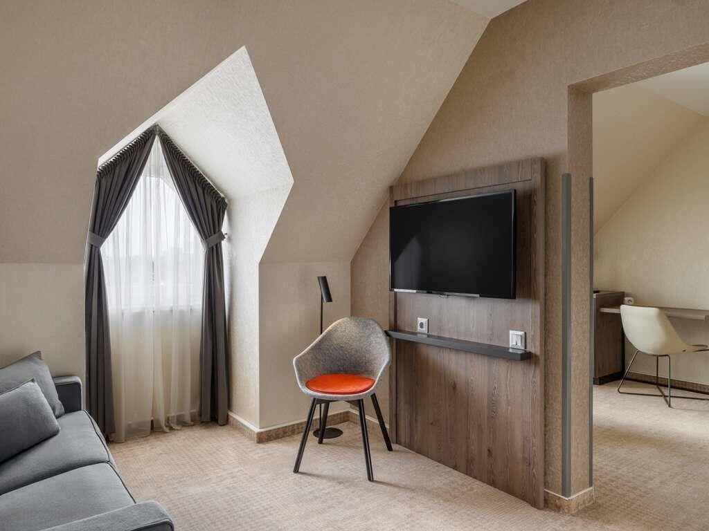 Premium bedding, minibar, in-room safe, desk