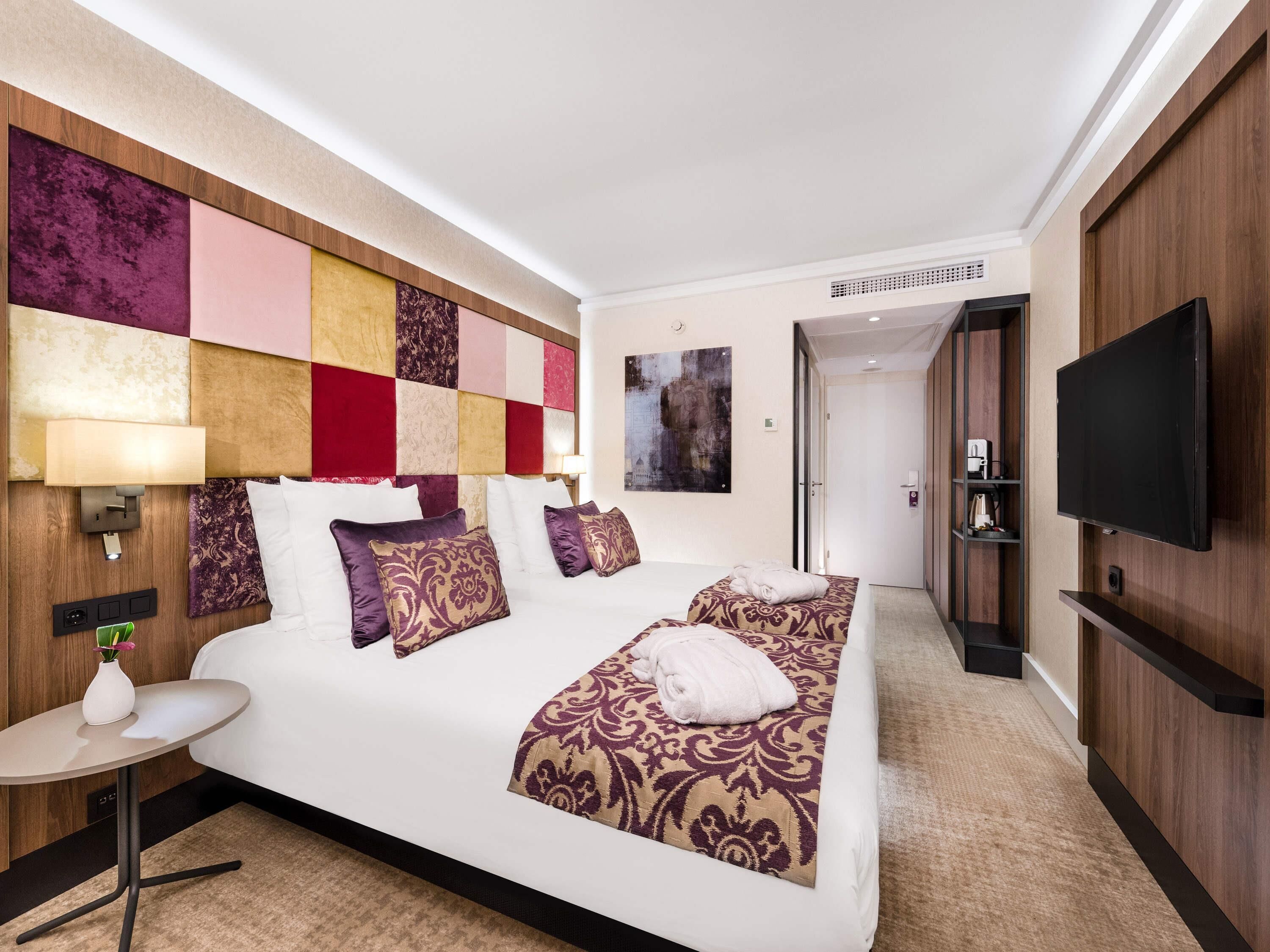 Privilege, Royal Room, 2 Twin Beds | Premium bedding, minibar, in-room safe, desk
