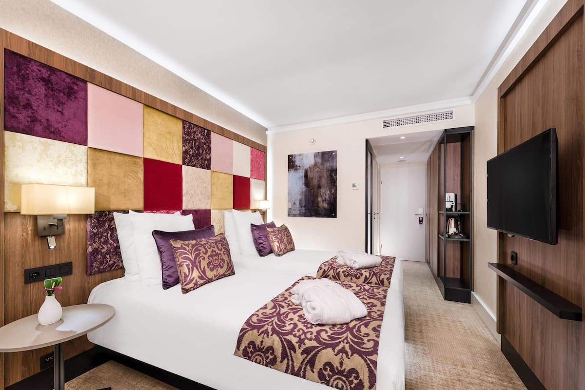 Privilege, Royal Room, 2 Twin Beds | Premium bedding, minibar, in-room safe, desk