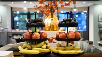 Desayuno buffet diario (HUF 6500 por persona)