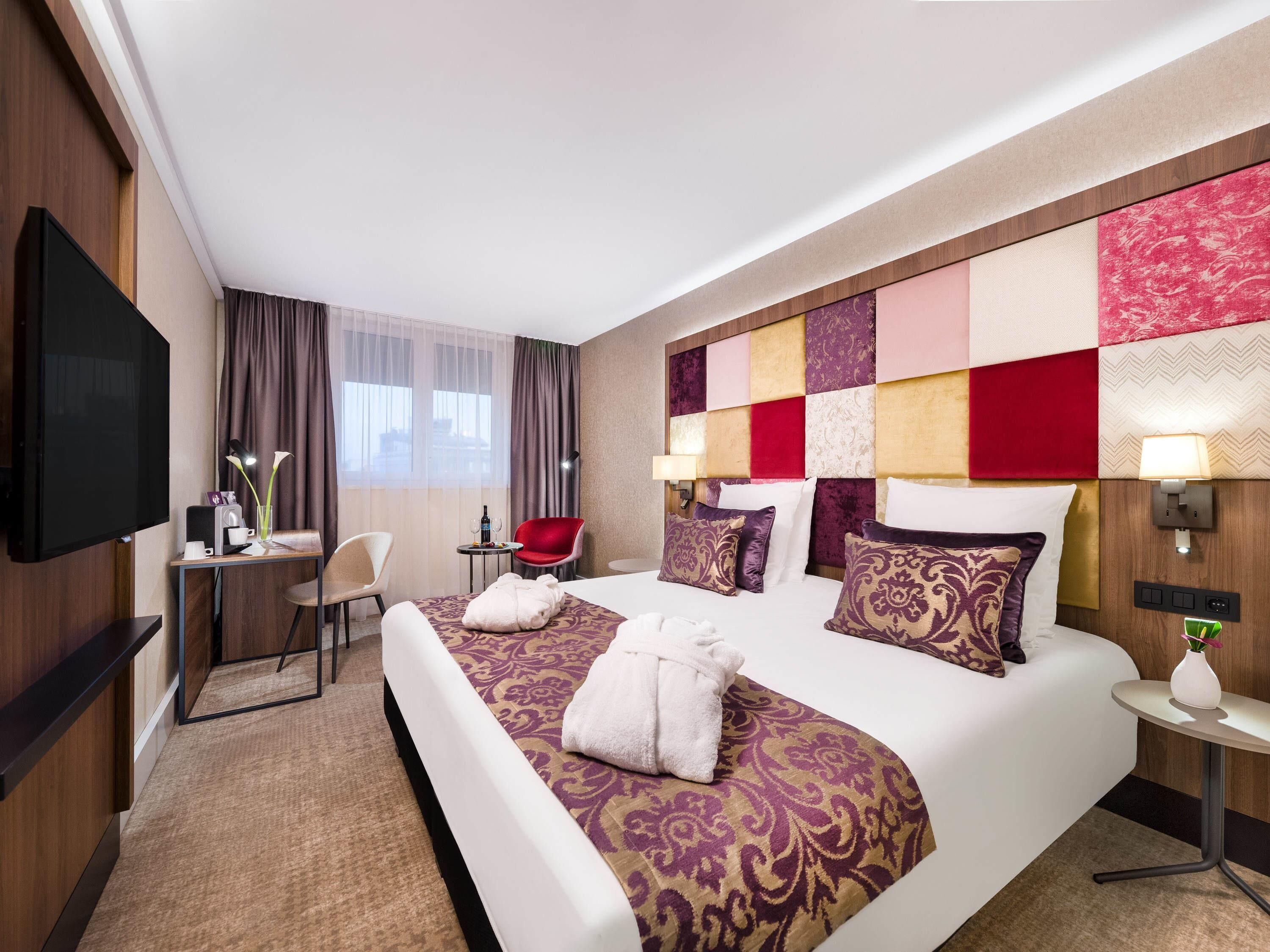 Premium bedding, minibar, in-room safe, desk