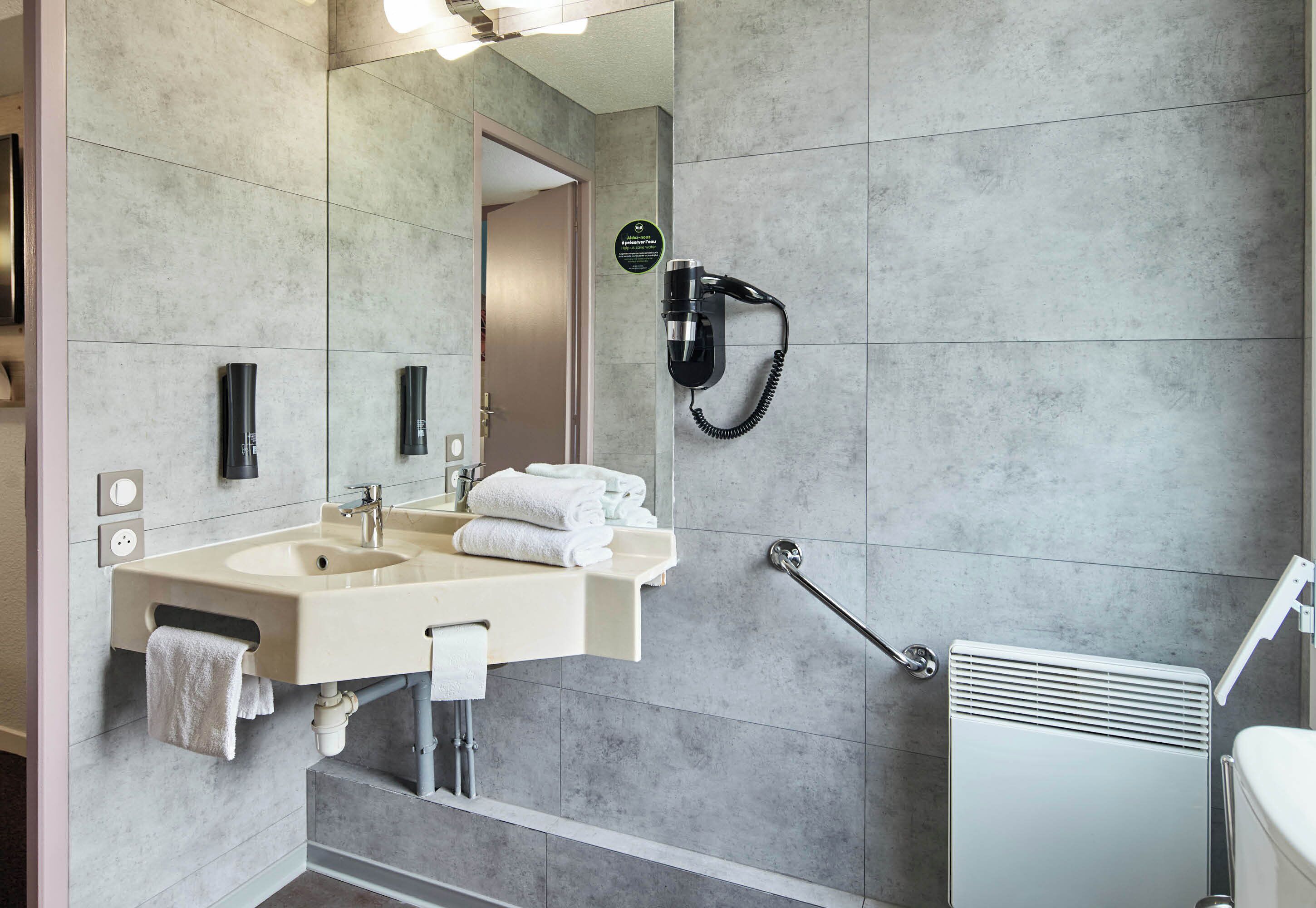 Foto - B&B HOTEL Marne-la-Vallée Chelles