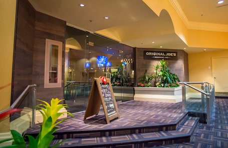 Sports bar. Rosedale On Robson Suite Hotel