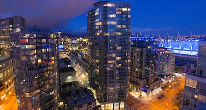 Rosedale On Robson Suite Hotel