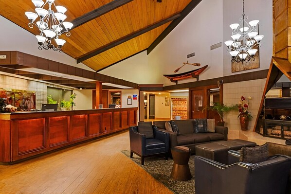 Lobby - Quality Inn & Suites (Black River Falls)