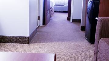 Suite, 1 cama King size, para no fumadores, microondas | Caja de seguridad en la habitación y decoración personalizada