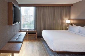 套房, 1 間臥室 | 防敏寢具、房內夾萬、書桌、手提電腦工作空間