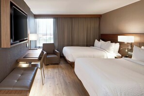 Hypo-allergenic bedding available, in-room safe, desk, laptop workspace - AC Hotel by Marriott Atlanta Downtown (Atlanta)