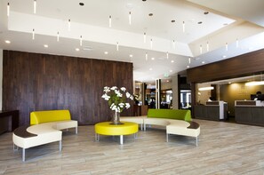 Lobby - Redac Gateway Hotel In Torrance (Torrance)