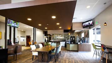 Buffet breakfast on weekdays (USD 17.19 per person)