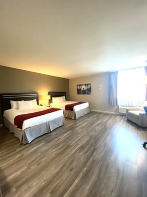 Habitación estándar doble, accesible para personas con discapacidad (ADA) | Ropa de cama de alta calidad, caja fuerte, escritorio