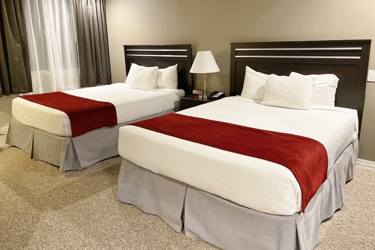 1 bedroom, premium bedding, in-room safe, desk